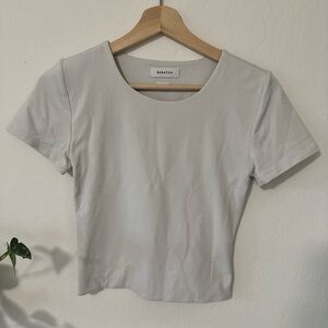 ☁️ Aritzia Sculpt Knit Short Sleeve Top 🤍